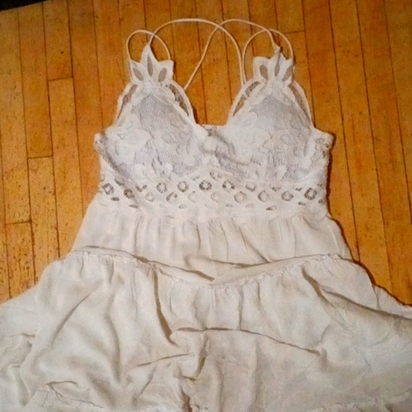 BEAUTIFUL WOMENS LACE DRESS - Picture 1 of 1